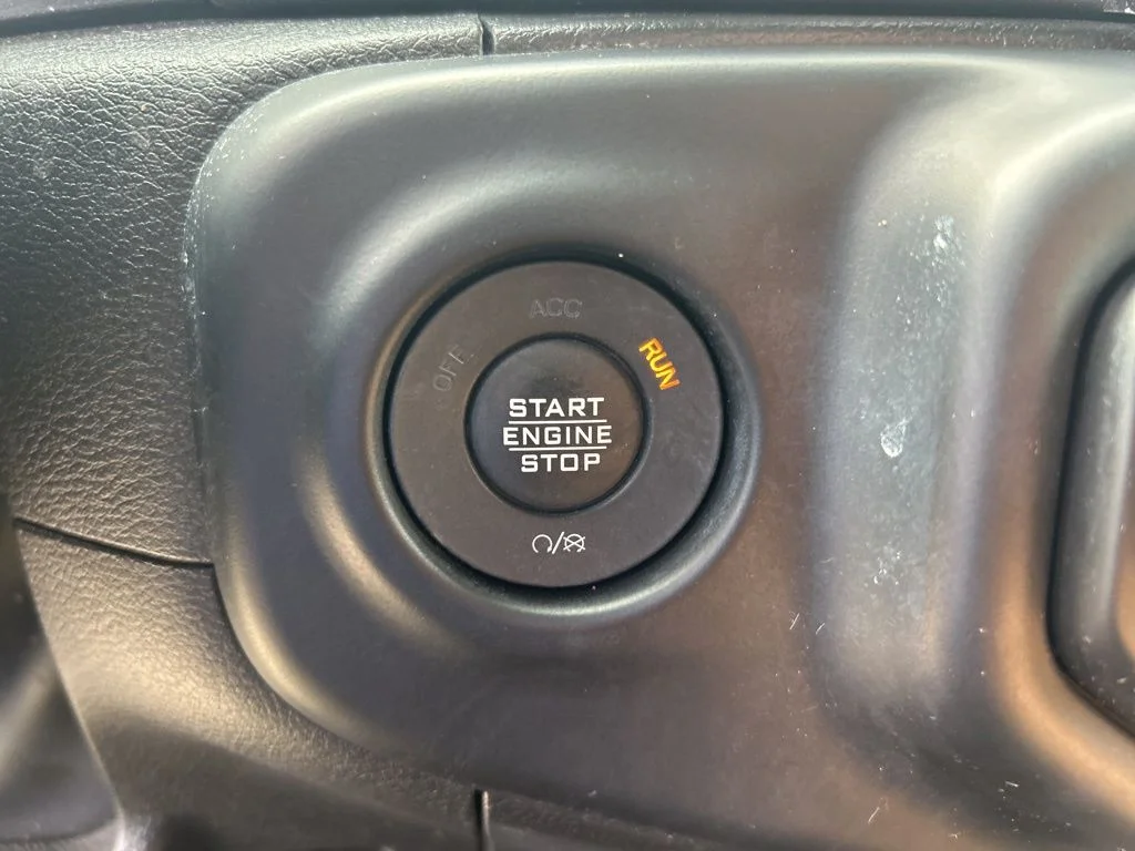Used 2023 Yellow Jeep Sport S image 38