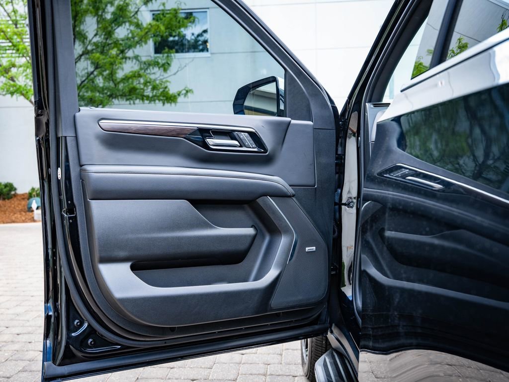 Used 2025 Black Chevrolet Premier image 28