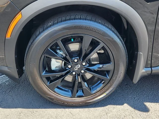 Certified Used 2025 Mineral INFINITI LUXE image 21