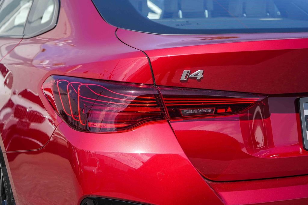 Used 2026 Vegas Red Metallic BMW M60 image 7