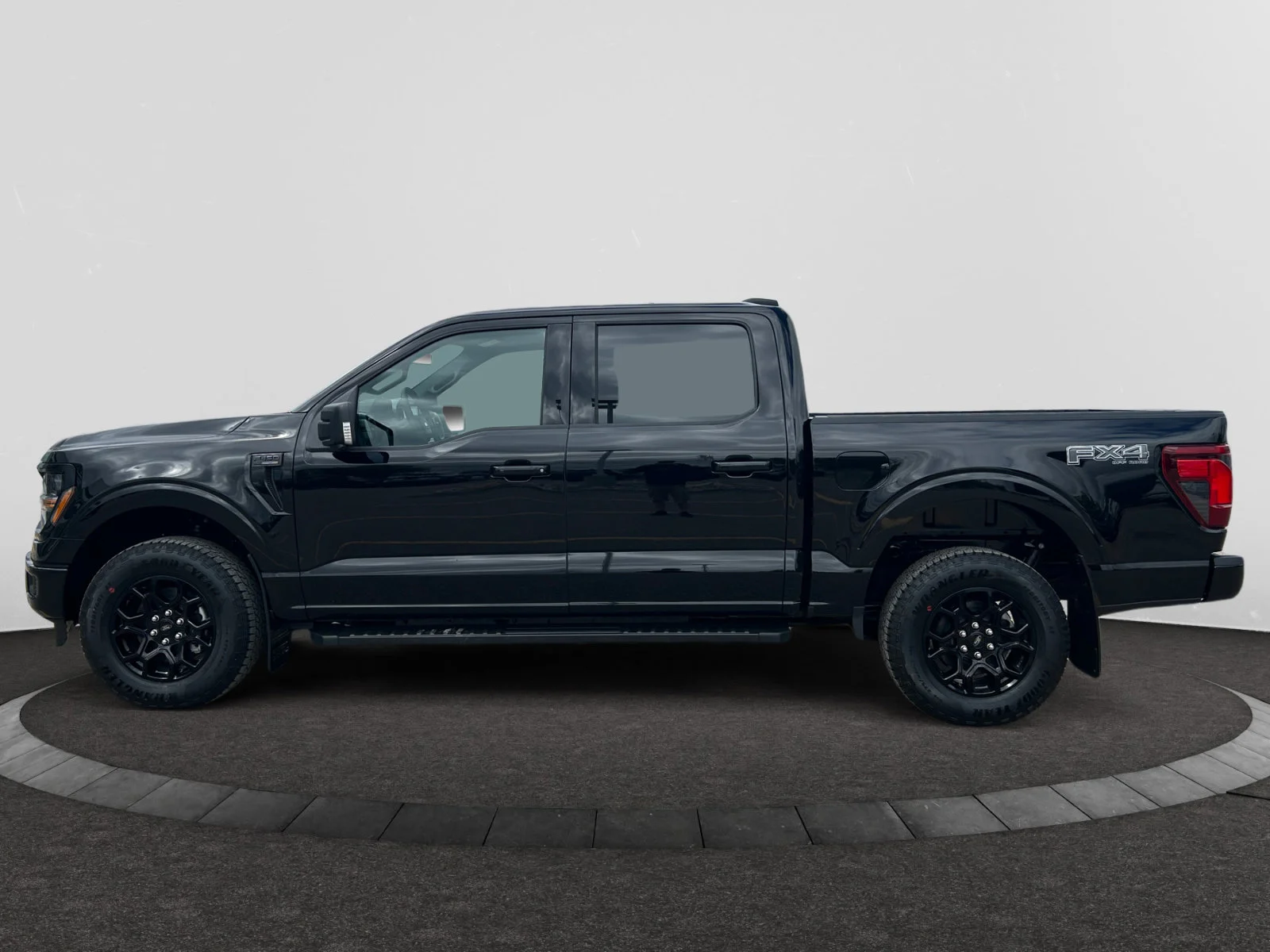 New 2026 Agate Black Metallic Ford XLT image 2