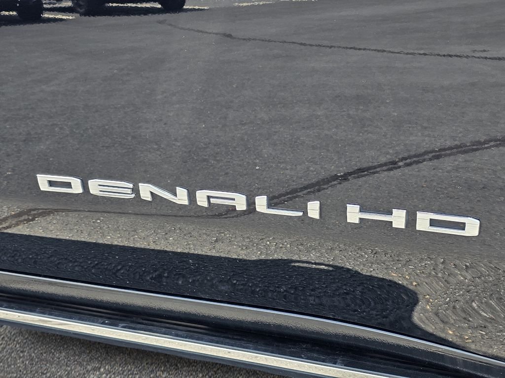 Used 2024 Black GMC Denali image 8