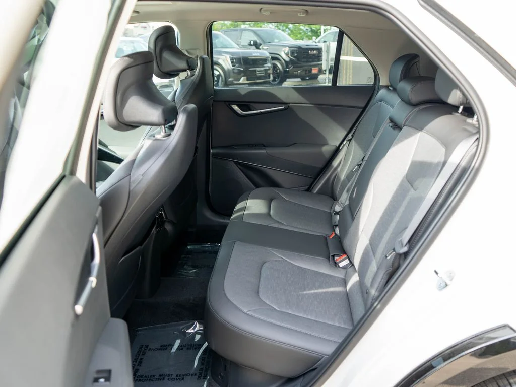 New 2026 Snow White Pearl Kia SX image 13