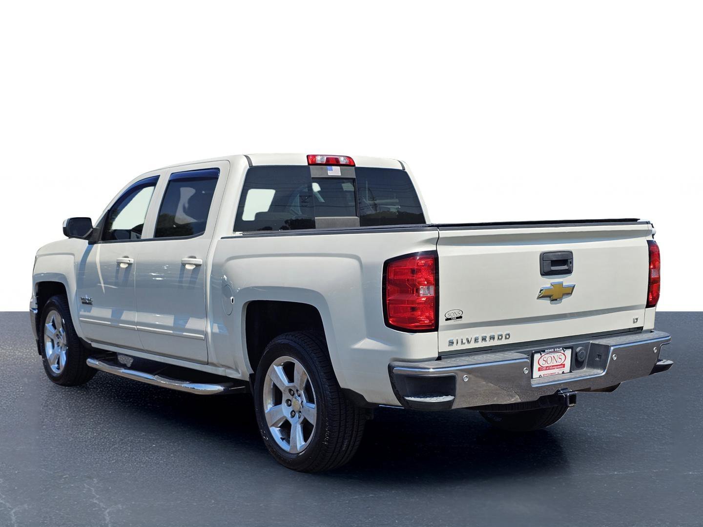 Used 2015 White Diamond Tricoat Chevrolet LT image 12