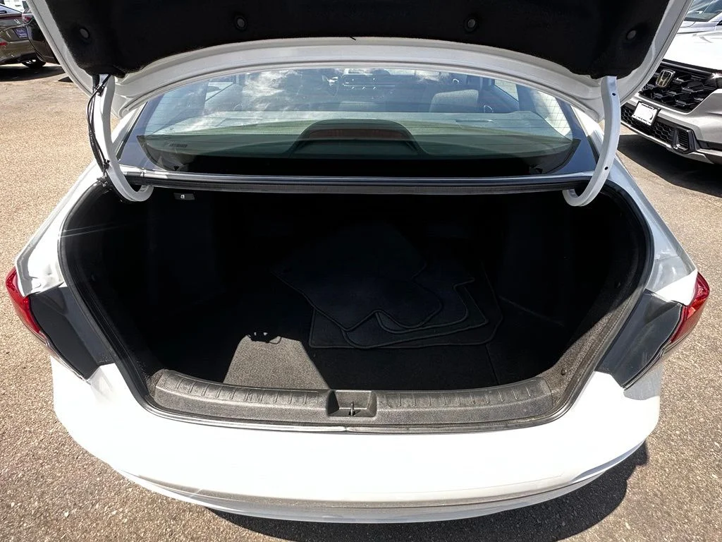 Used 2024  Honda LX image 8