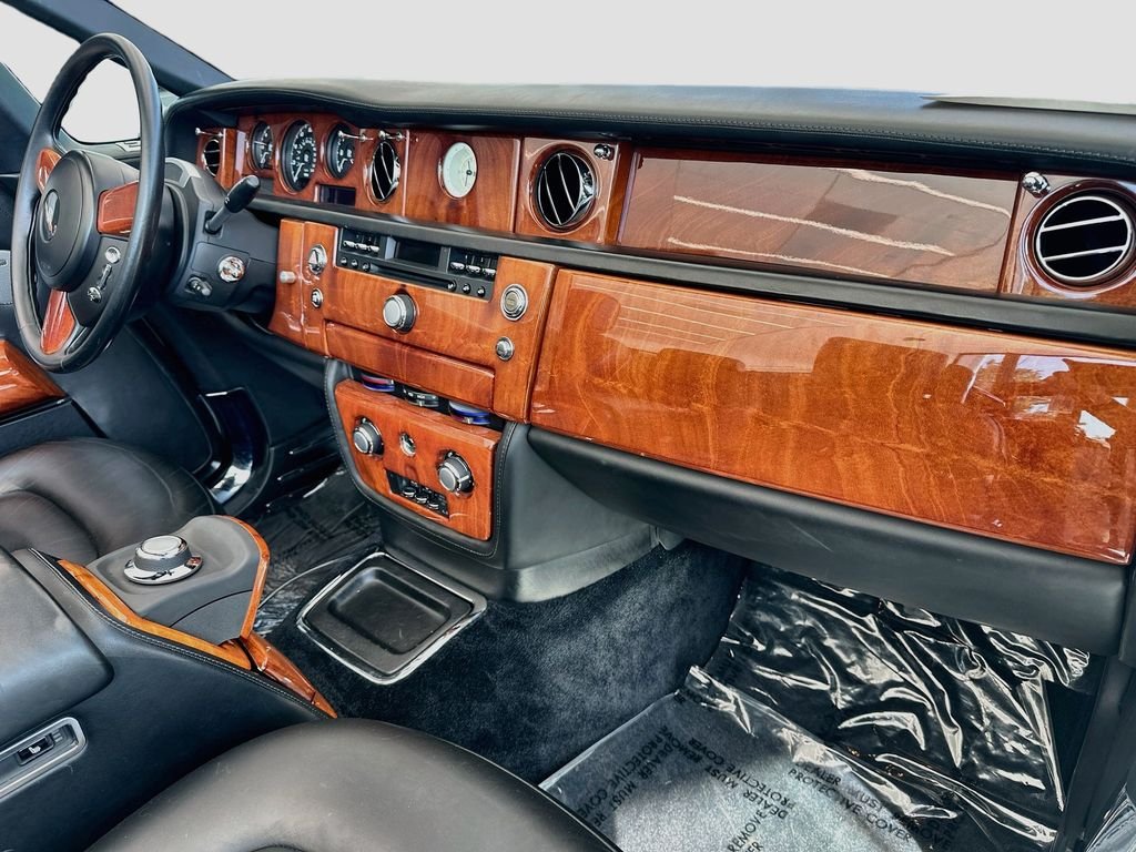 Used 2009 English White Rolls-Royce Base image 26