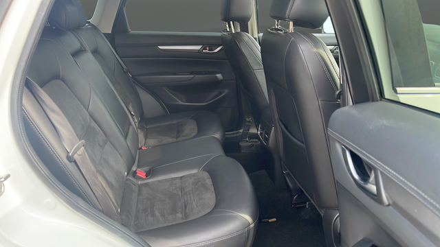 Used 2018 White Mazda Touring image 25