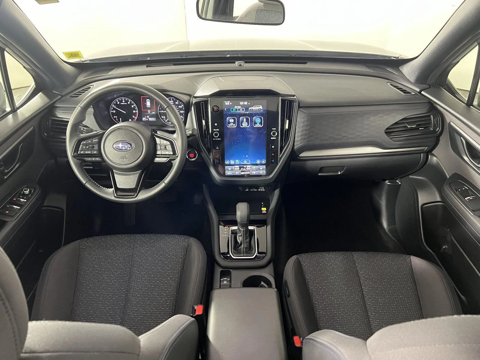 Used 2025 River Rock Pearl Subaru Premium image 27