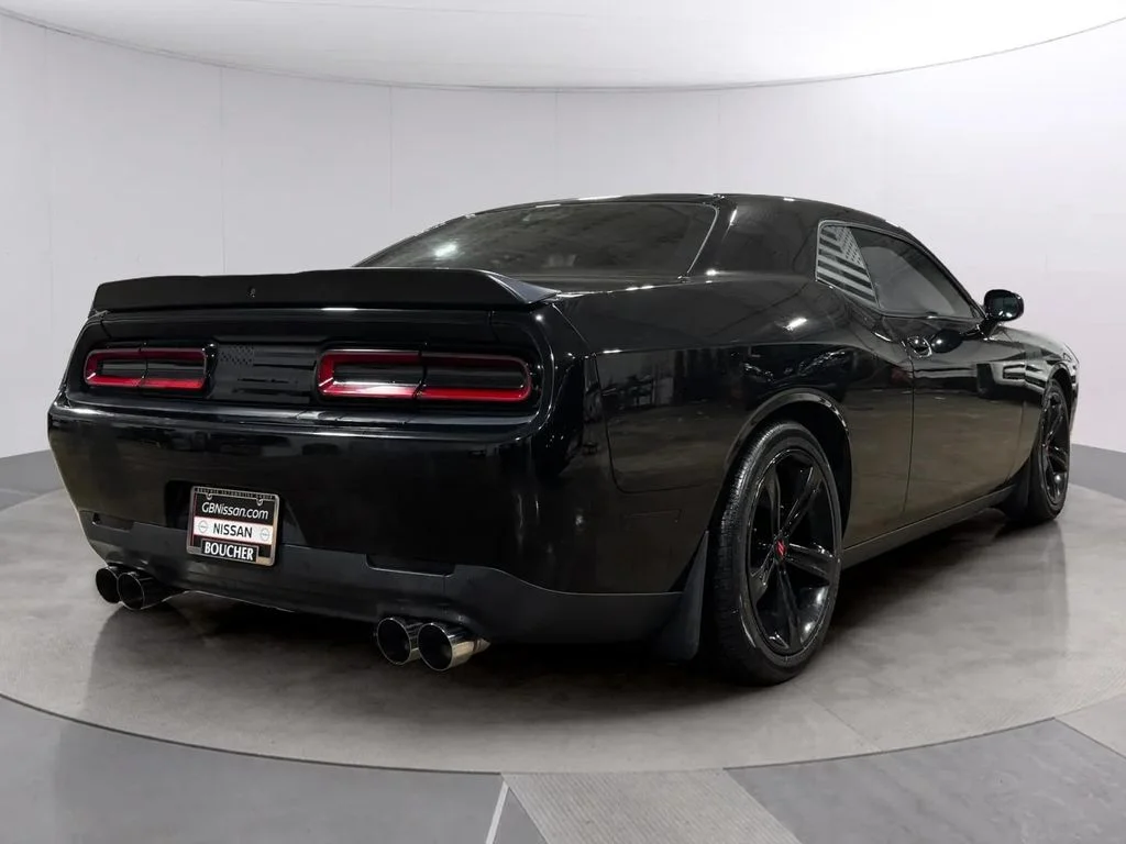 Used 2015 Pitch Black Clearcoat Dodge R/T Shaker image 4