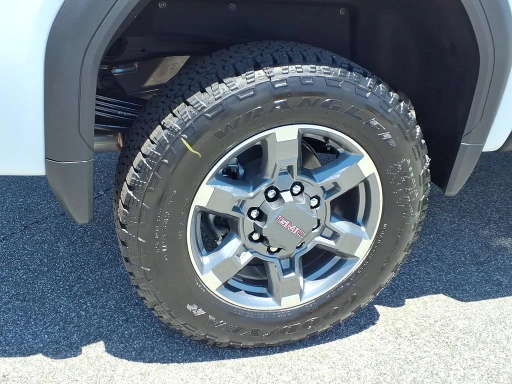 New 2026 Summit White GMC SLT image 28