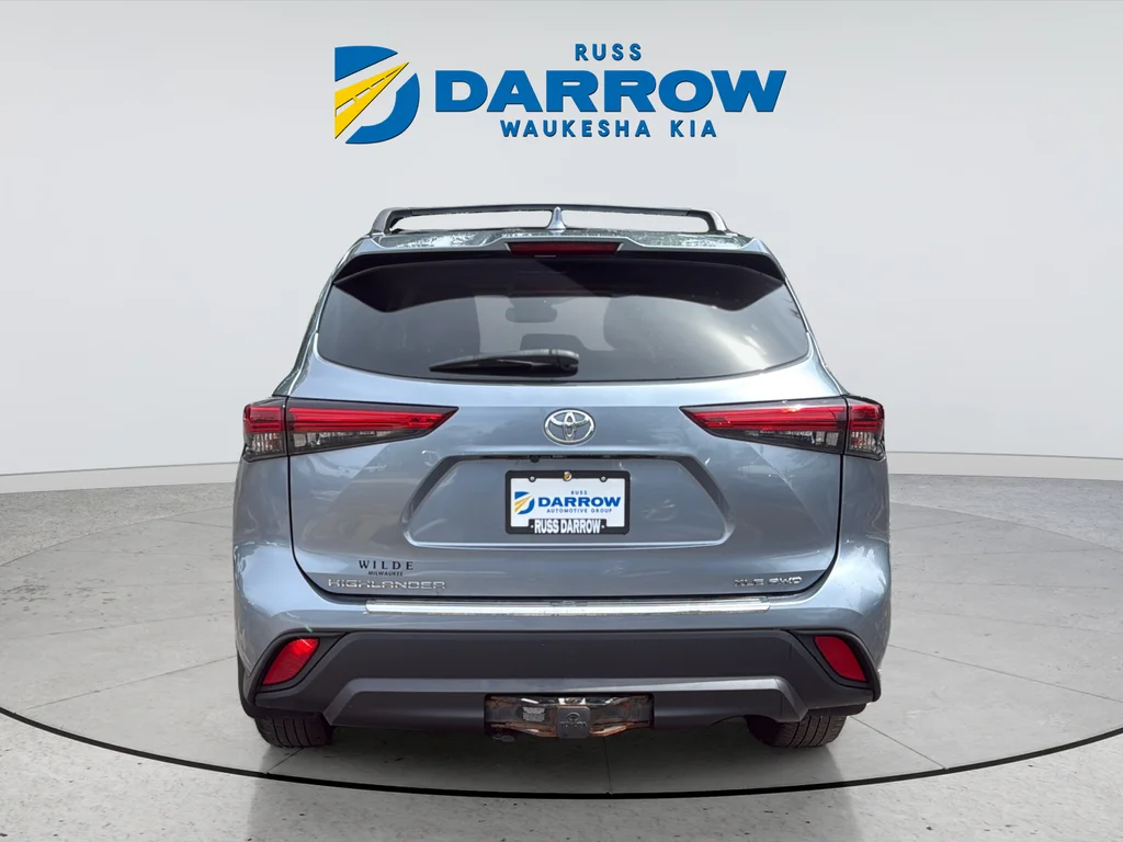 Used 2021  Toyota XLE image 4