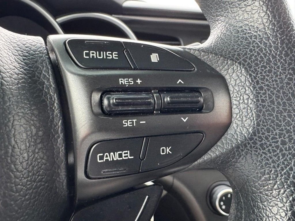 Used 2014 White Kia LX image 17