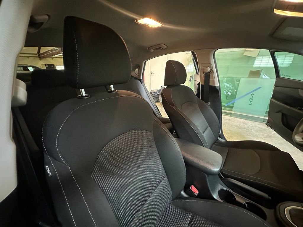 Used 2021 Black Kia LXS image 34