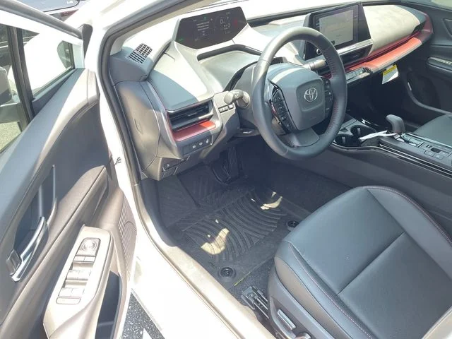 2025 Toyota Prius XSE - Photo 6