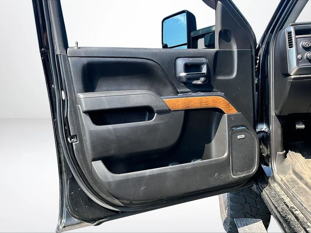 Used 2015 Black Chevrolet LTZ image 23