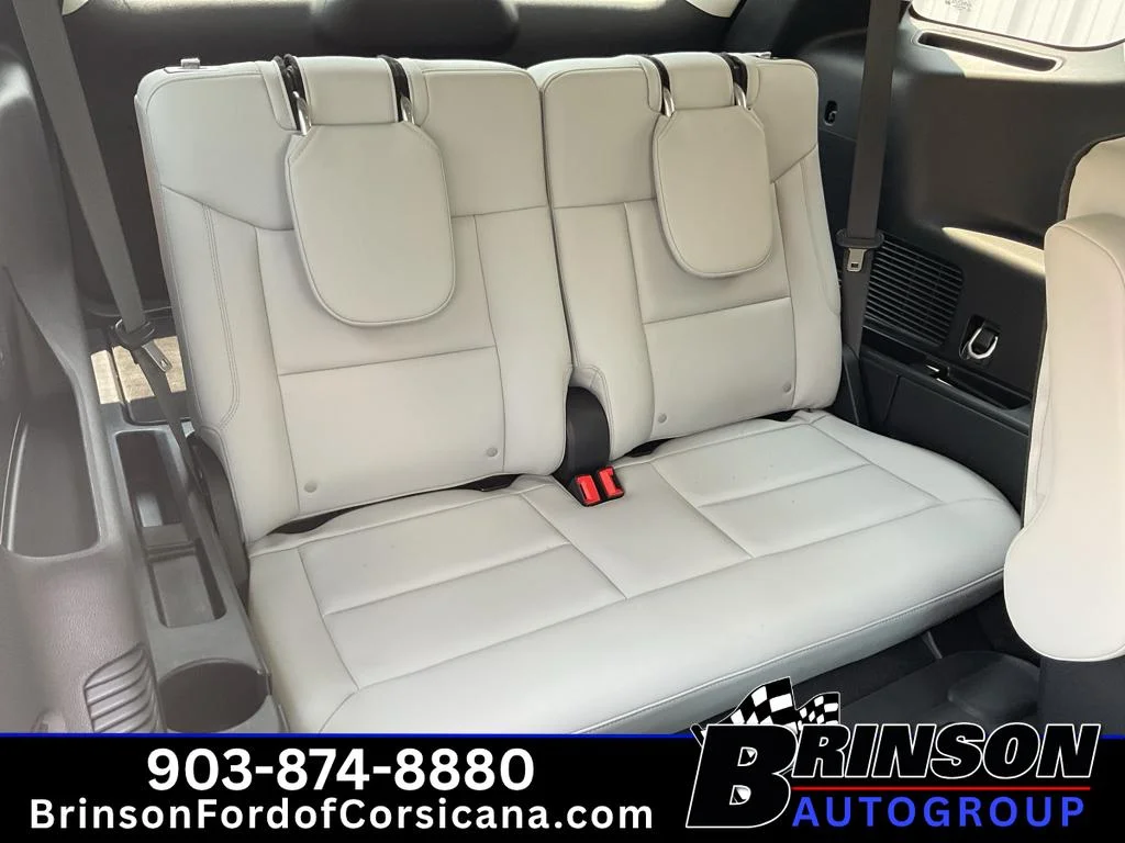 Used 2025 Iconic Silver Metallic Ford Platinum image 22