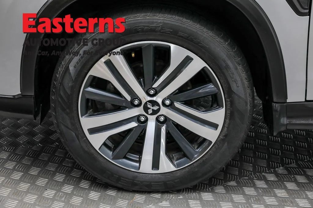 Used 2023 Silver Mitsubishi 2.0 ES image 30