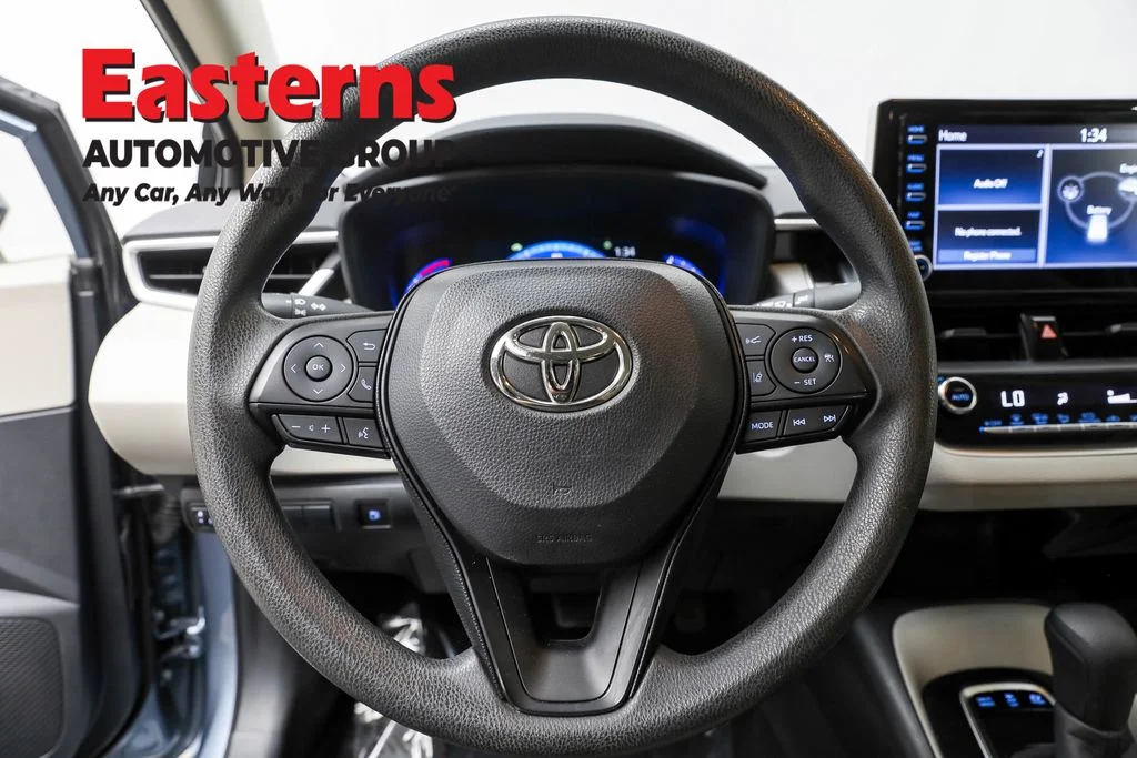 Used 2020 Gray Toyota LE image 10