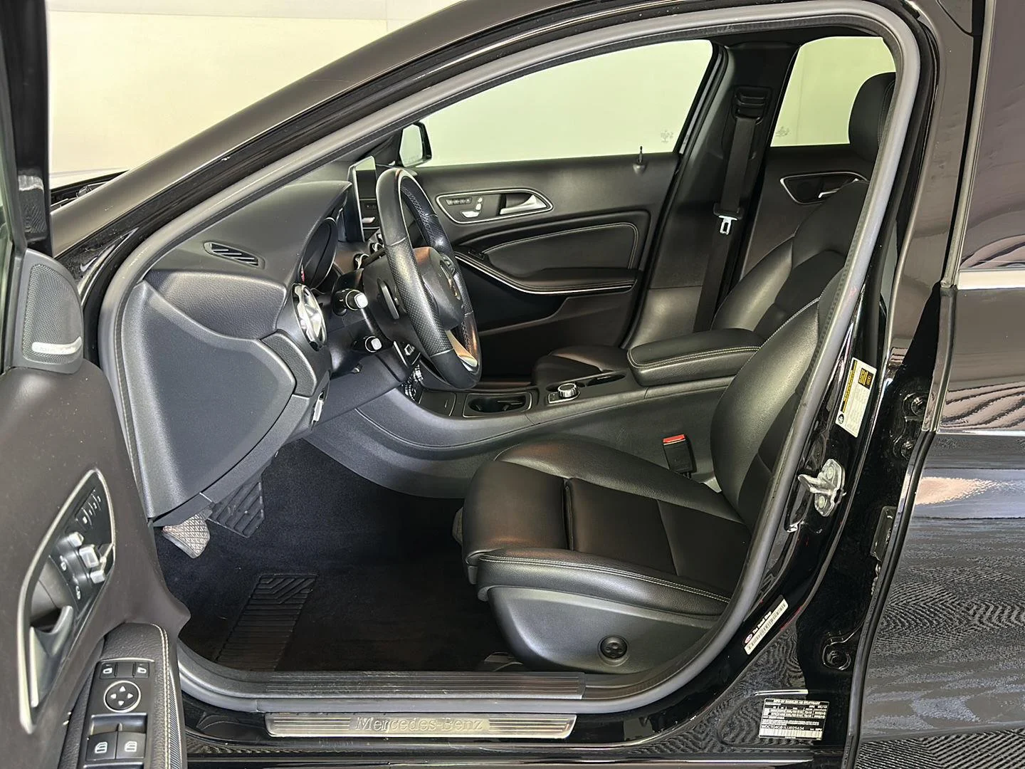Used 2020 Cosmos Black Metallic Mercedes-Benz GLA 250 image 6