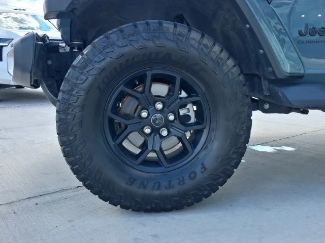 Used 2025 Gray Jeep High Tide image 24