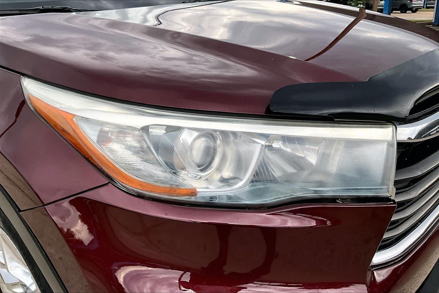 Used 2015 Ooh La La Rouge Mica Toyota Limited Platinum image 28