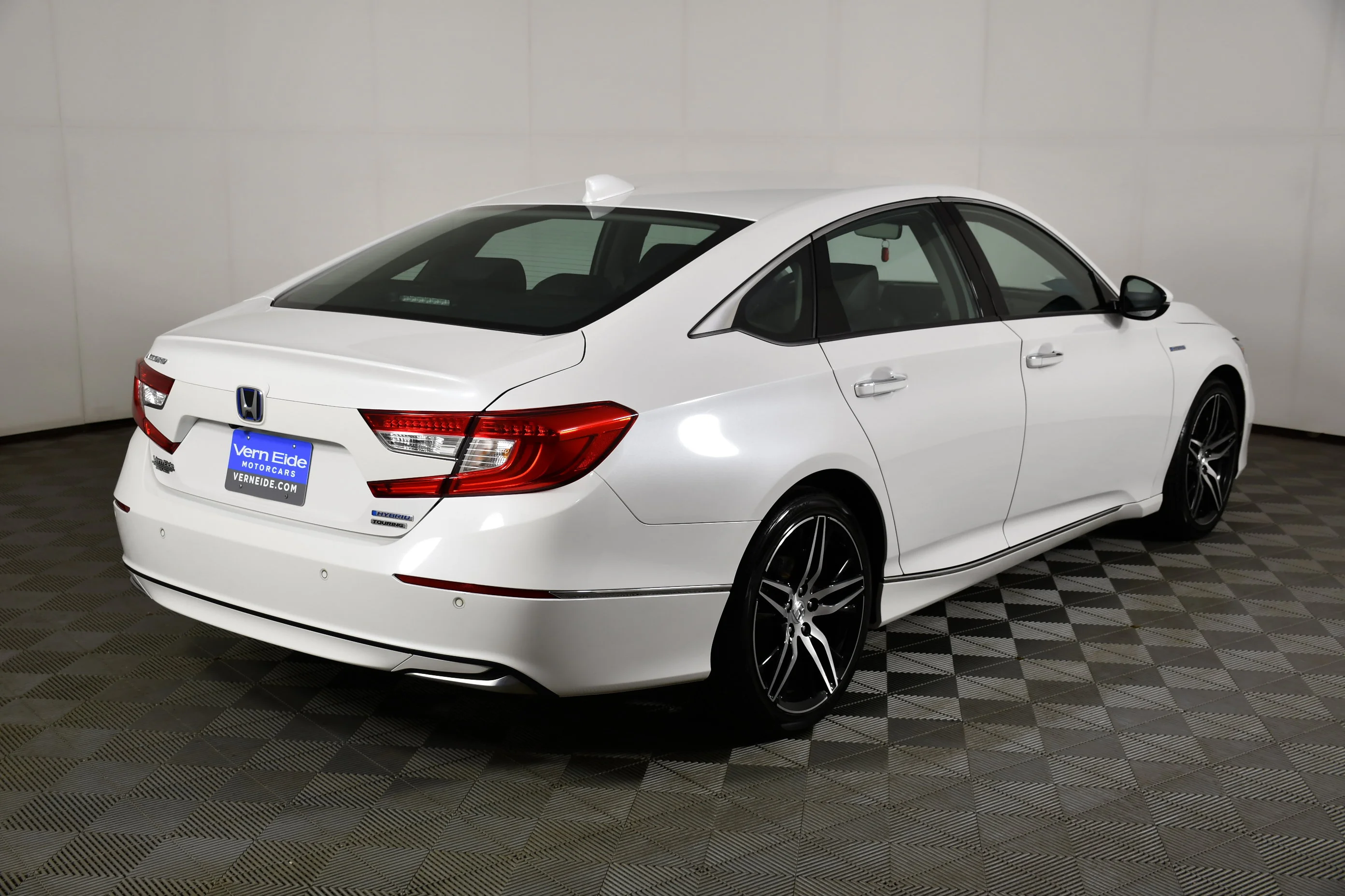 Used 2021 Platinum White Pearl Honda Touring image 5