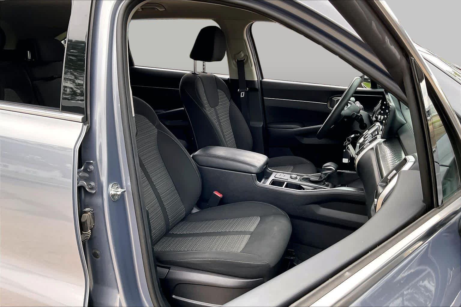 Used 2021 Everlasting Silver Kia LX image 9