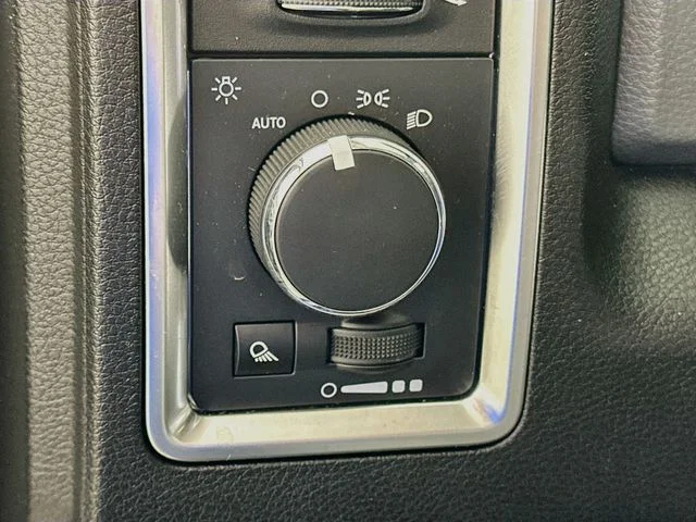 Pre-Owned 2020 Ram 1500 Classic SLT