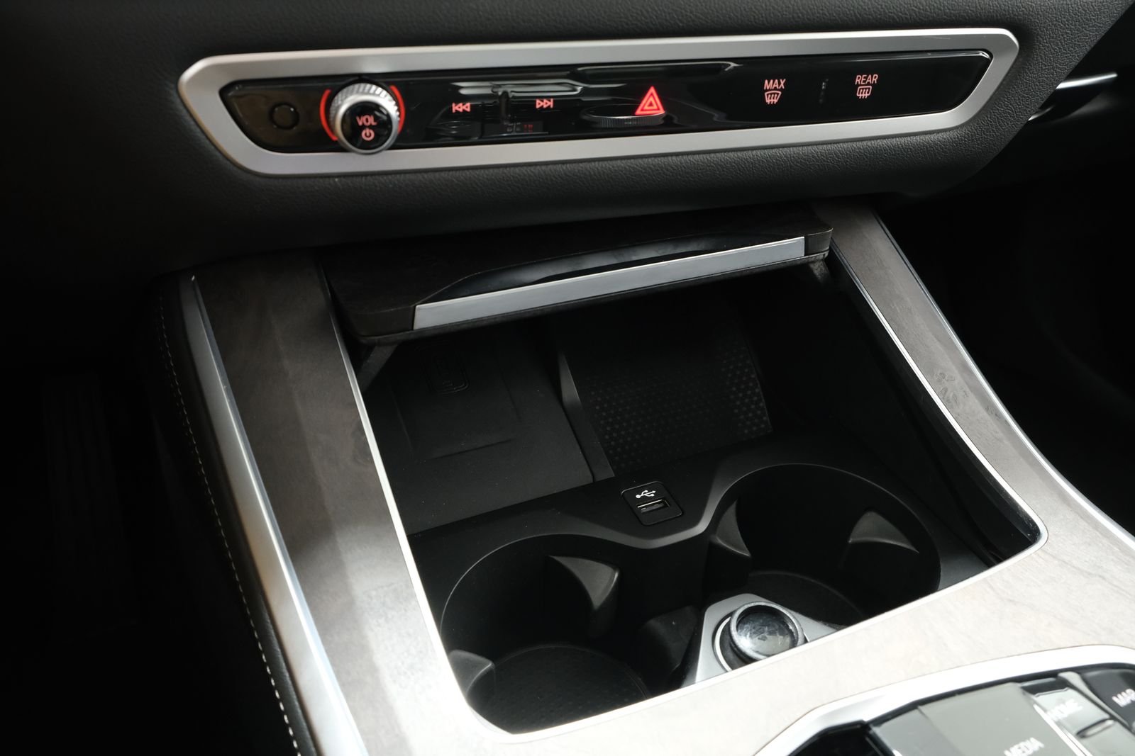 Certified Used 2024 Black Sapphire Metallic BMW xDrive40i image 19