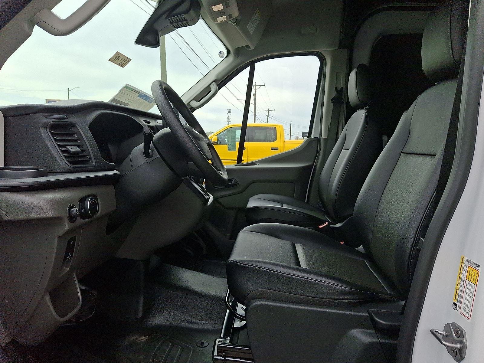 New 2026 Oxford White Ford Cargo Van image 6
