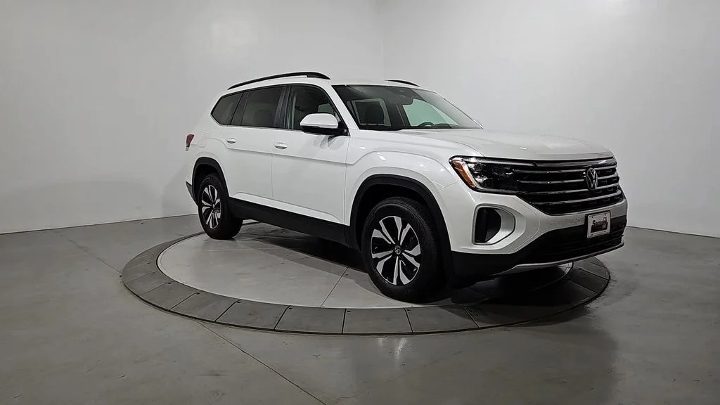 New 2026 White/off-white Volkswagen 2.0T SE image 7