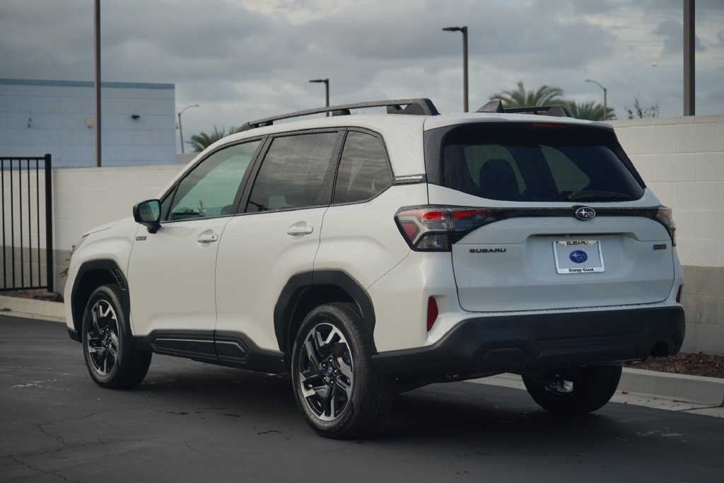 New 2026 CRYSTAL WHITE PEARL Subaru Premium Hybrid image 5
