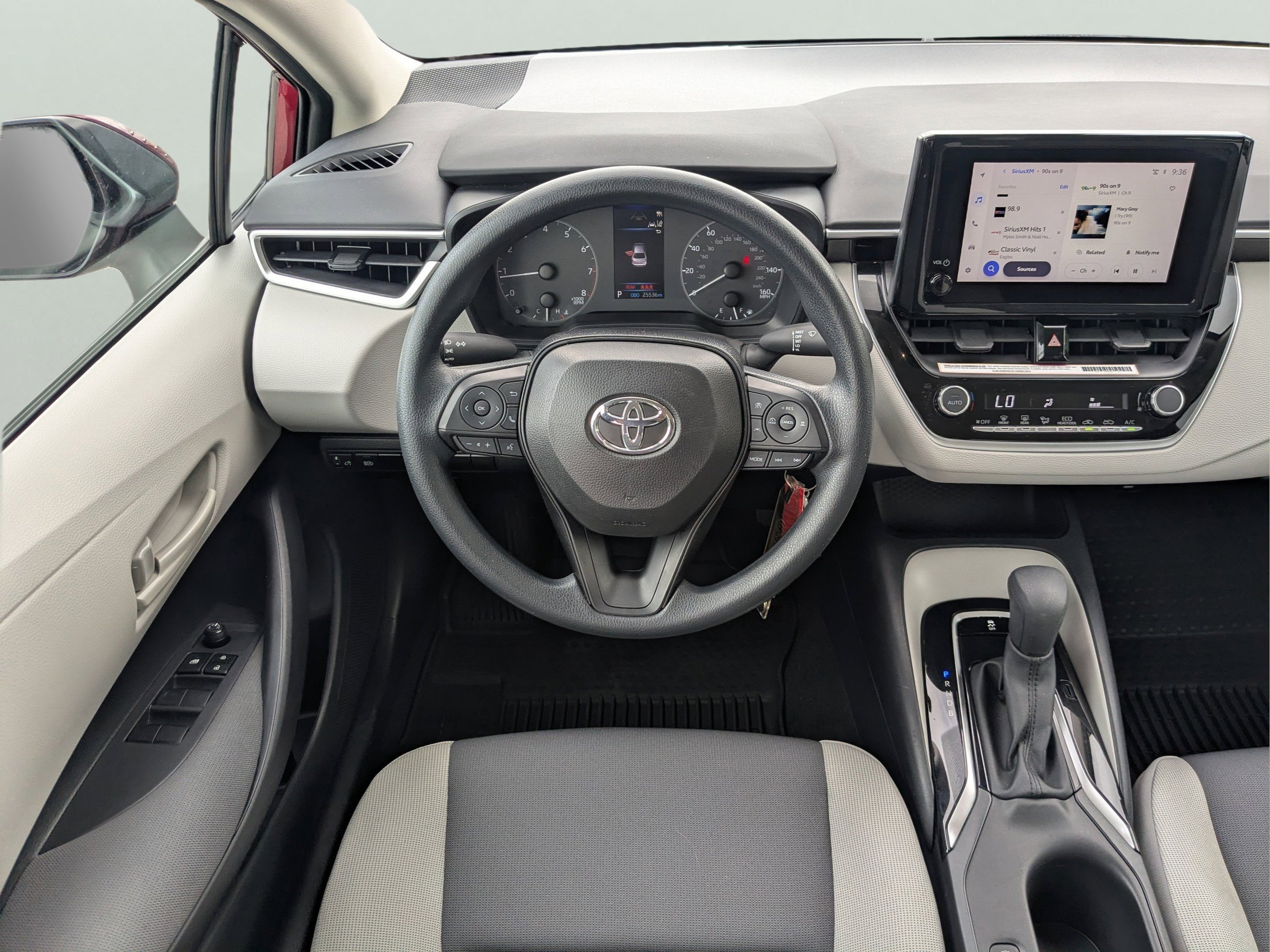 2024 Toyota Corolla LE - Photo 13