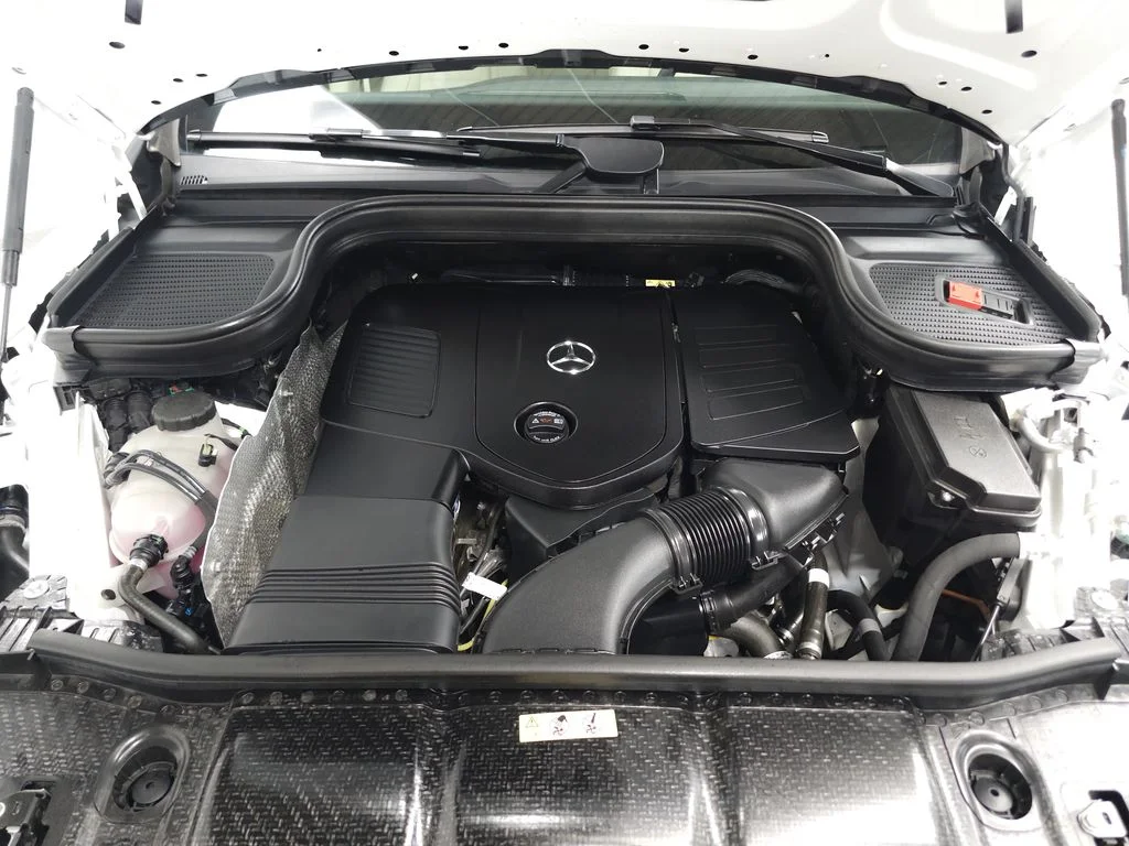 Used 2025 Polar White Mercedes-Benz GLE 450e image 36