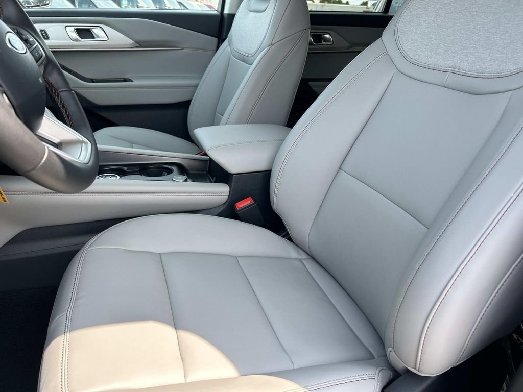 New 2026 Carbonized Gray Metallic Ford Active image 22