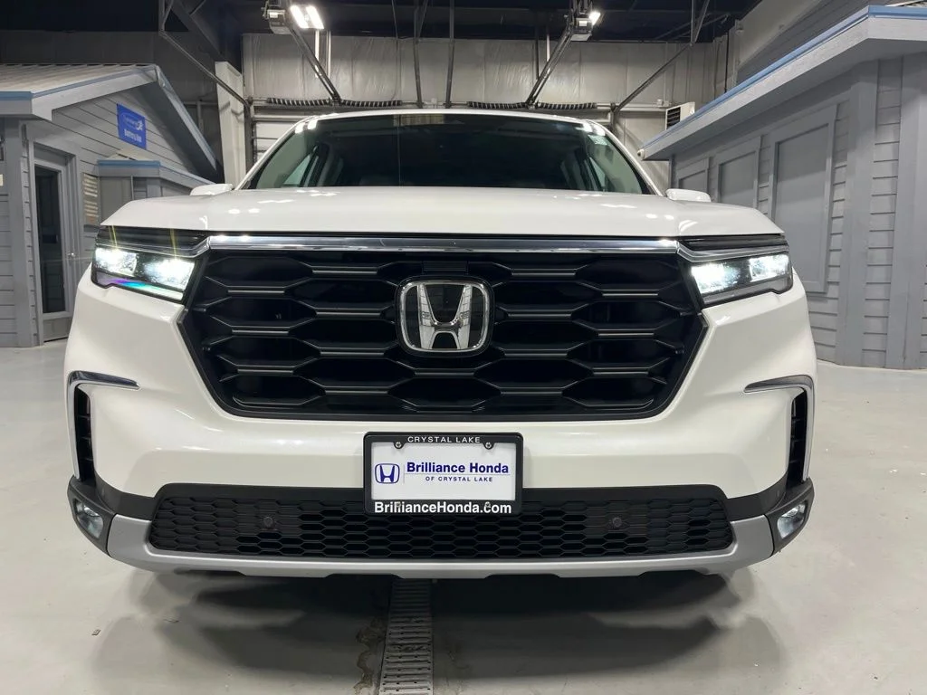 Certified Used 2023 Platinum White Pearl Honda AWD EX-L image 2