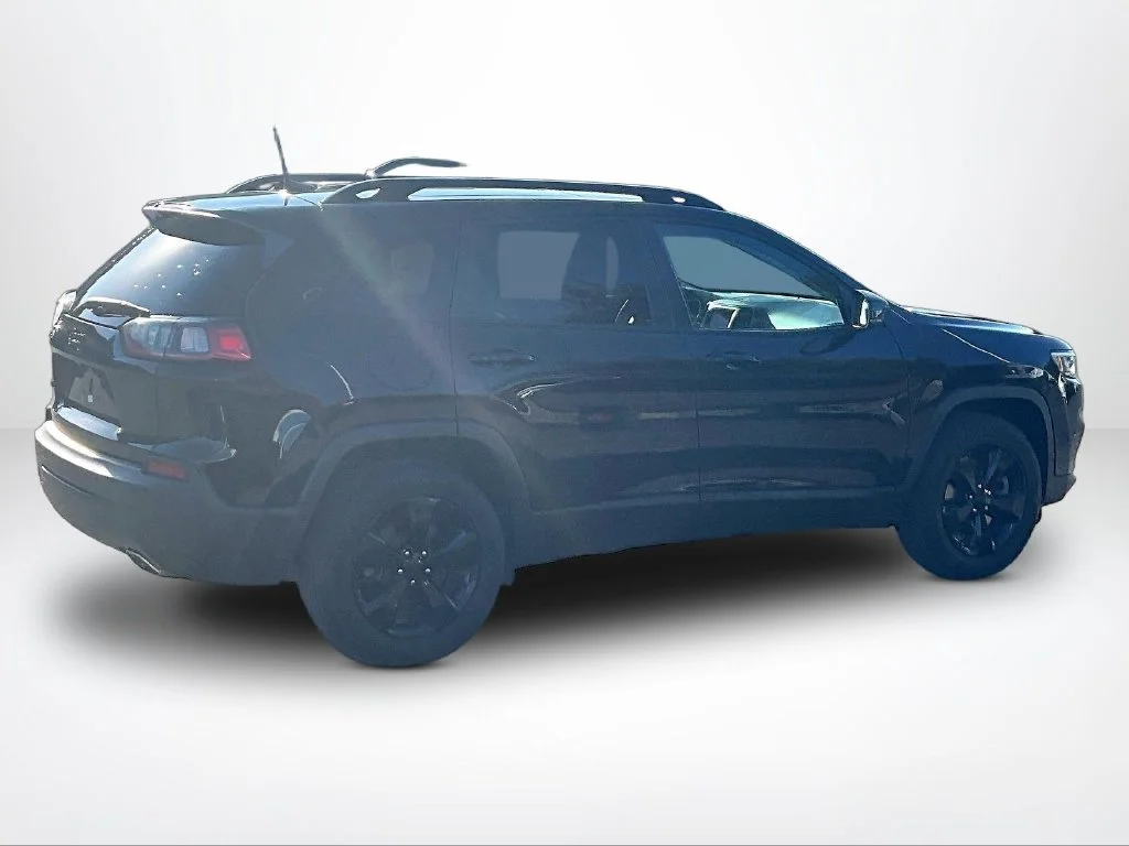 Used 2020 Black Jeep Latitude Plus image 3