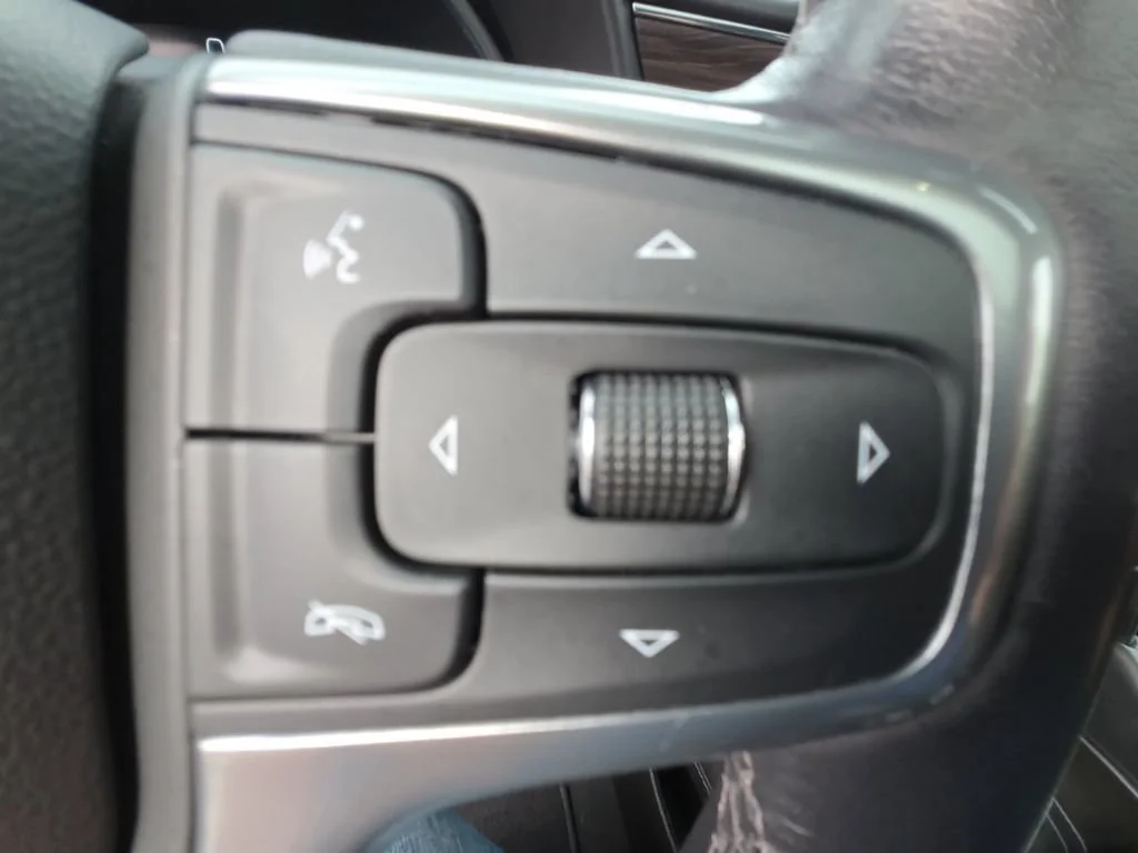 Used 2022 Auburn Metallic Chevrolet LT image 19