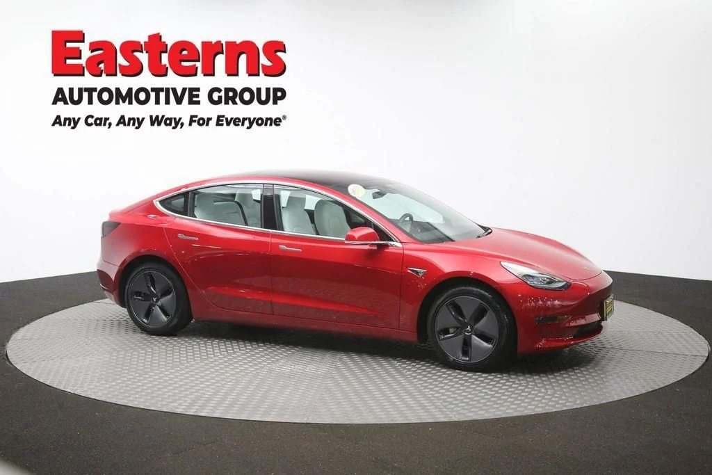Used 2018 Red Tesla Long Range image 43