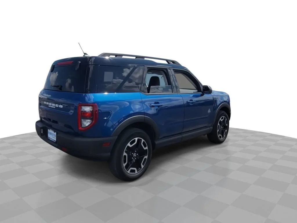 Used 2024 Blue Ford Outer Banks image 8