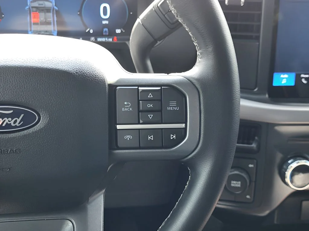 Used 2025 AGATE BLACK METALLIC Ford XLT image 15