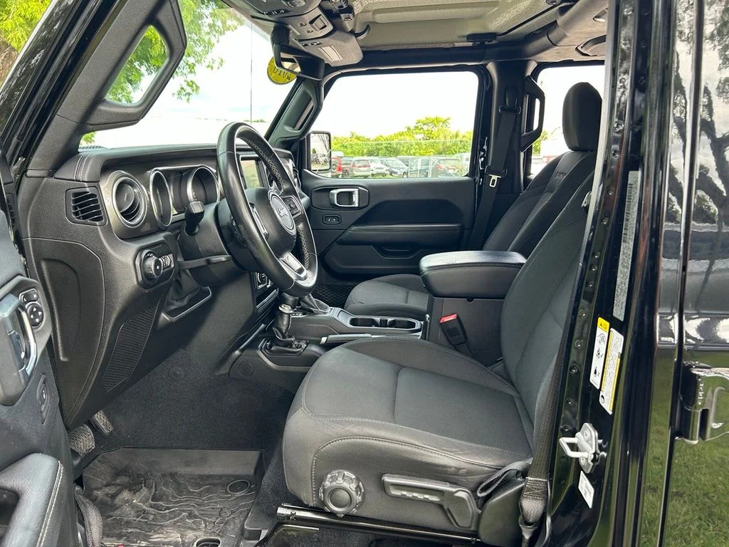 Certified Used 2018 Black Jeep Unlimited Sahara image 17