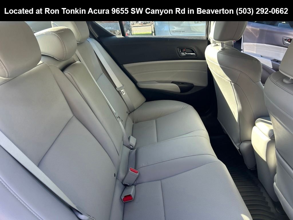 Used 2017 Lunar Silver Metallic Acura Technology Plus image 13