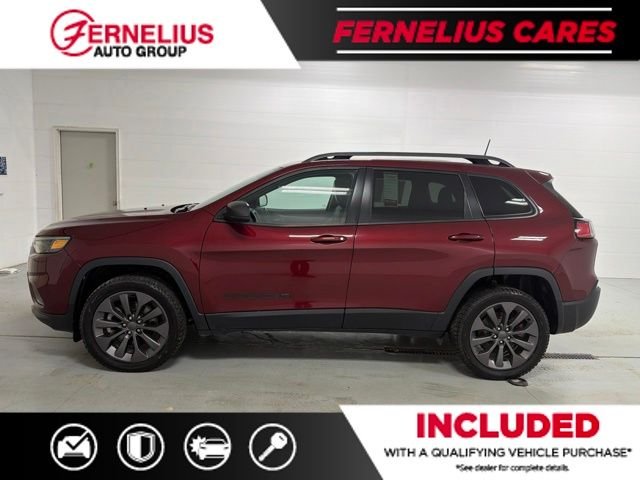 Used 2021 Red Jeep Latitude Lux image 4