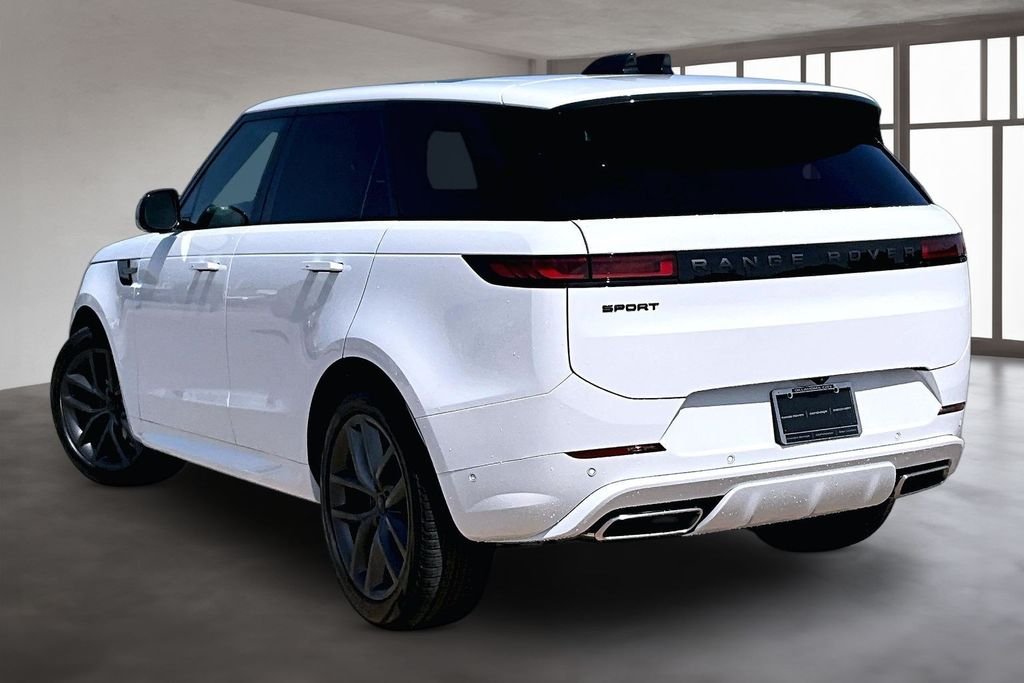 New 2026  Land Rover Dynamic SE image 3