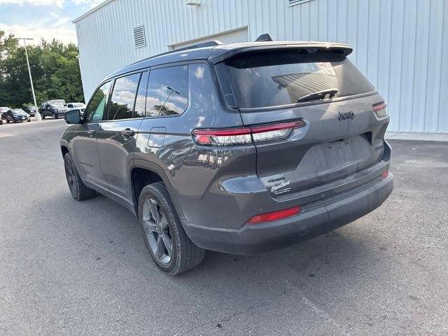Used 2024 Gray Jeep Limited 4x4 image 11