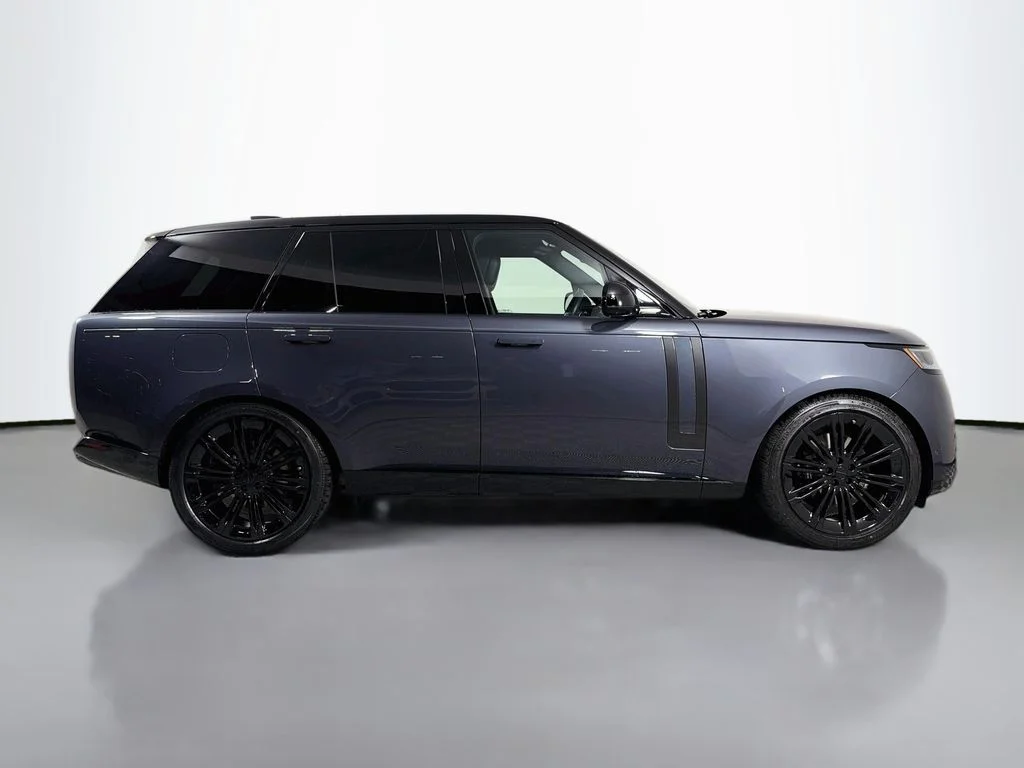 New 2026 Varesine Blue Land Rover SE image 4