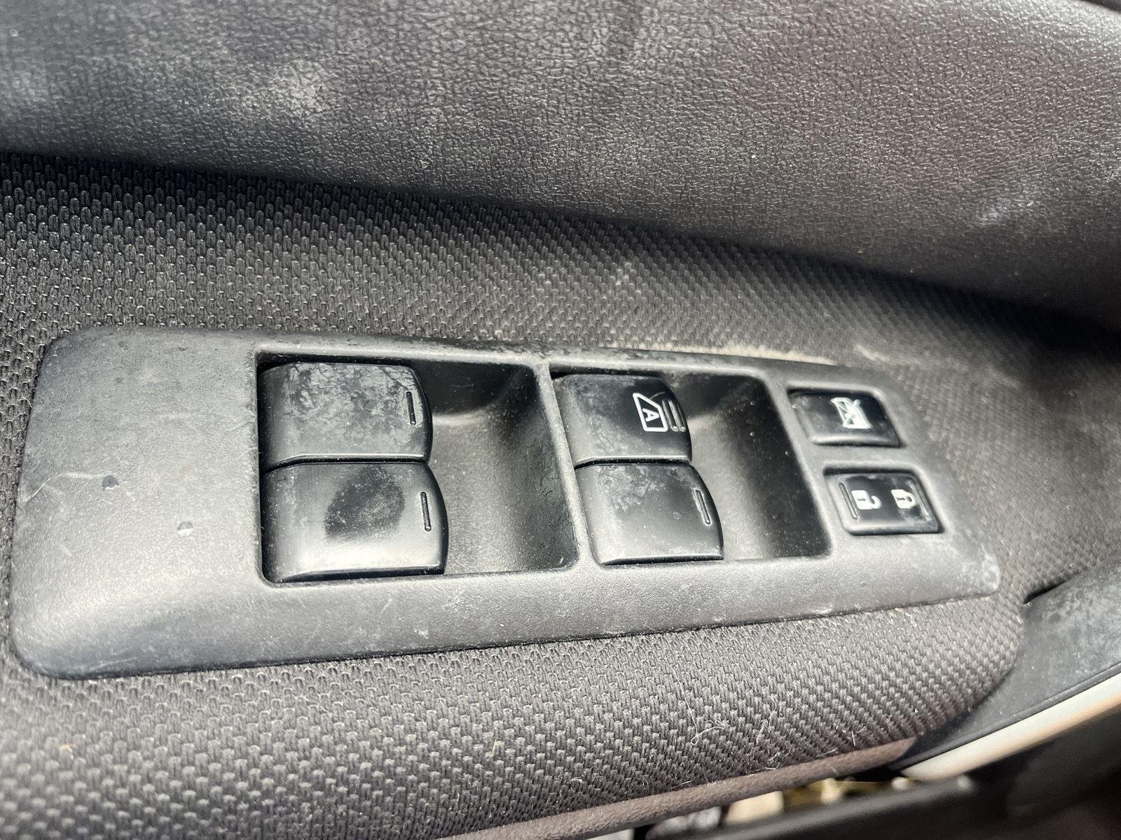 Used 2012 Brilliant Silver Nissan S image 20