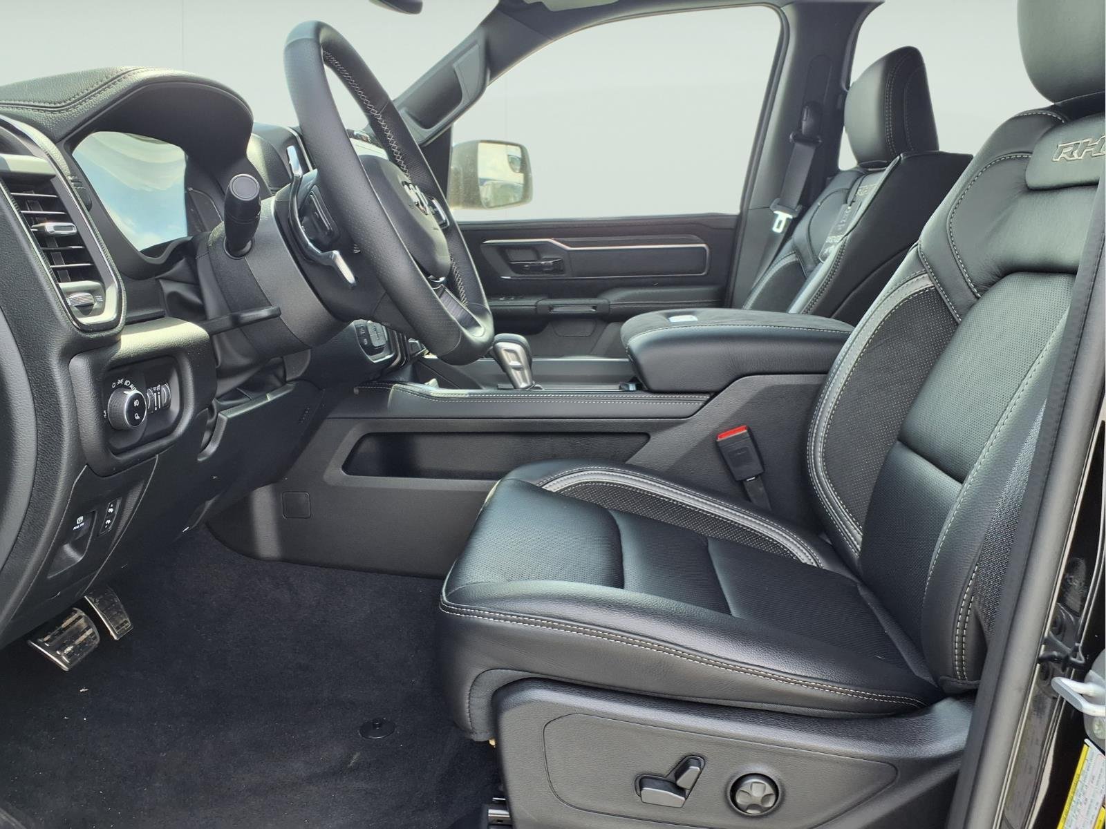 New 2026 Diamond Black Crystal Pearl-Coat Exterior Paint RAM RHO image 8