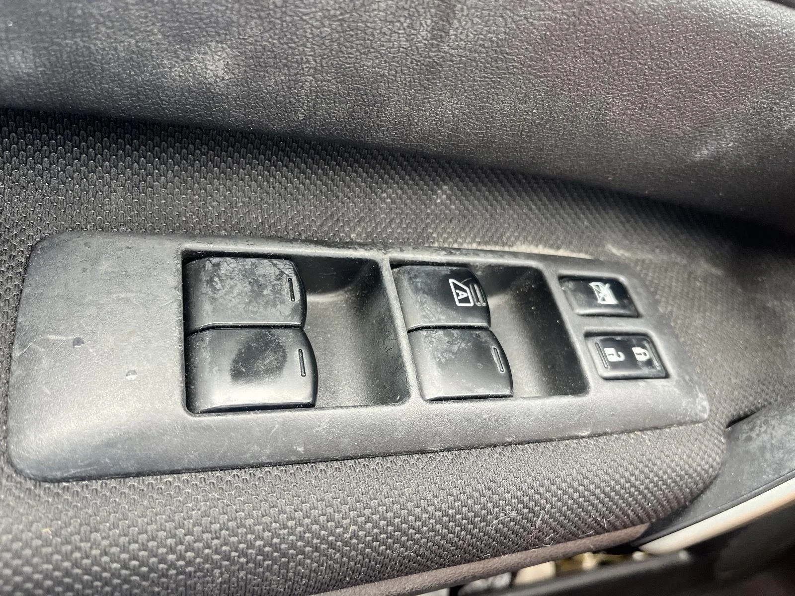 Used 2012 Brilliant Silver Nissan S image 20
